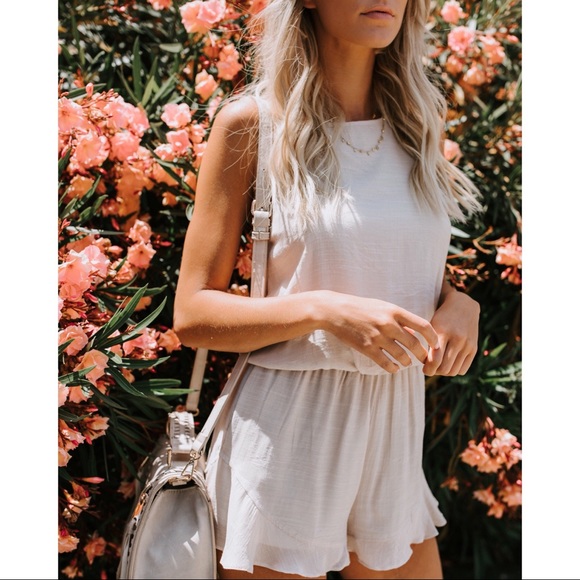 >>LAST<< Set Free Shell Ivory Romper - Picture 3 of 5